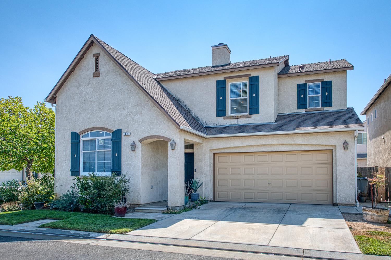 12 W Tivoli Ln