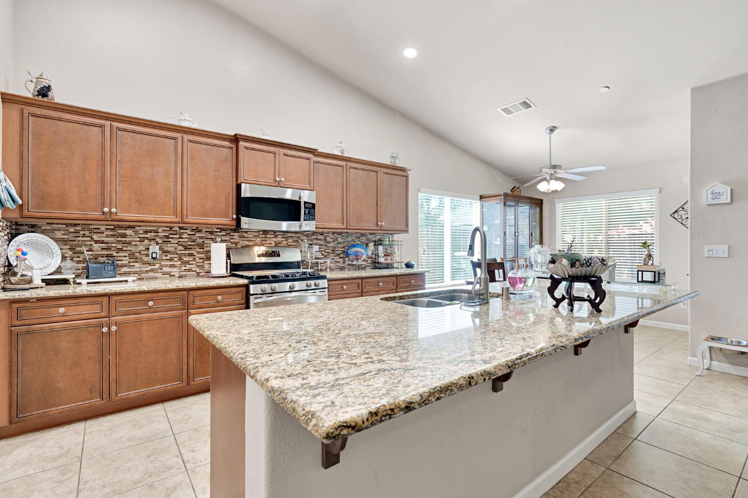 3091 N Apricot Ave, Fresno, CA 93727