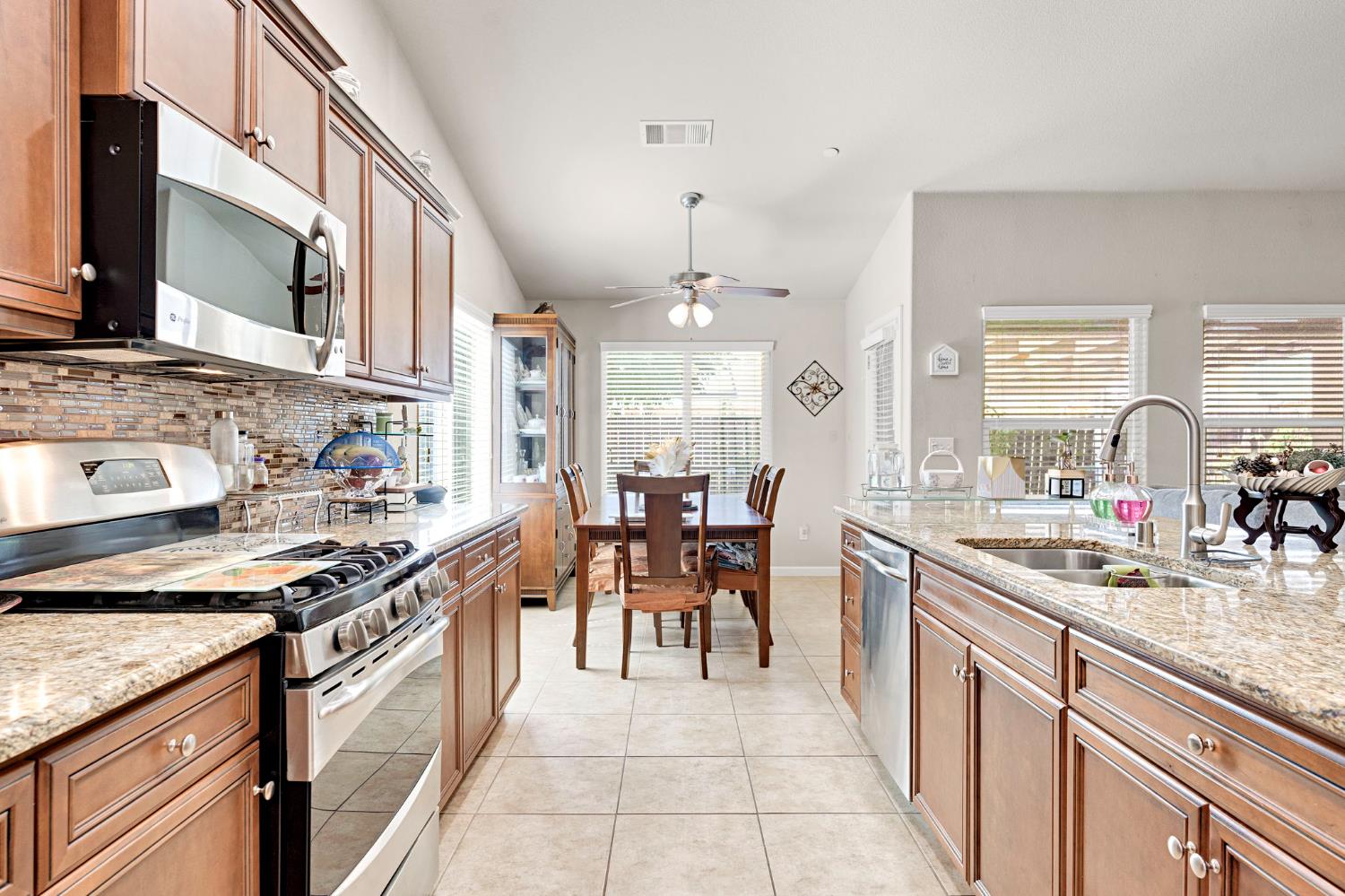 3091 N Apricot Ave, Fresno, CA 93727
