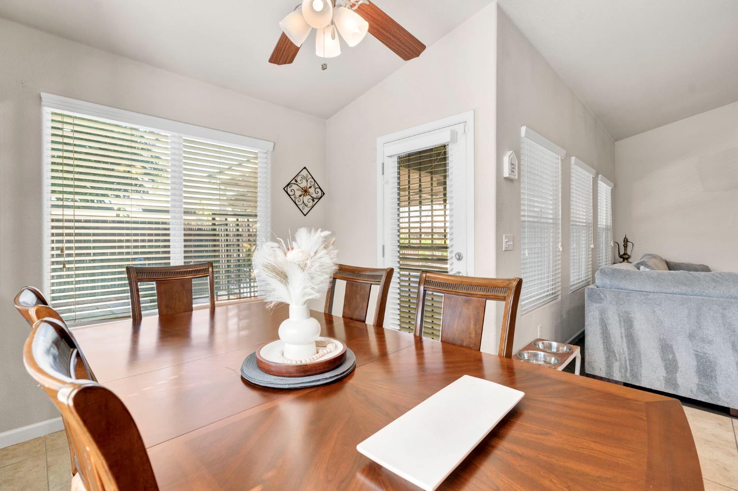 3091 N Apricot Ave, Fresno, CA 93727