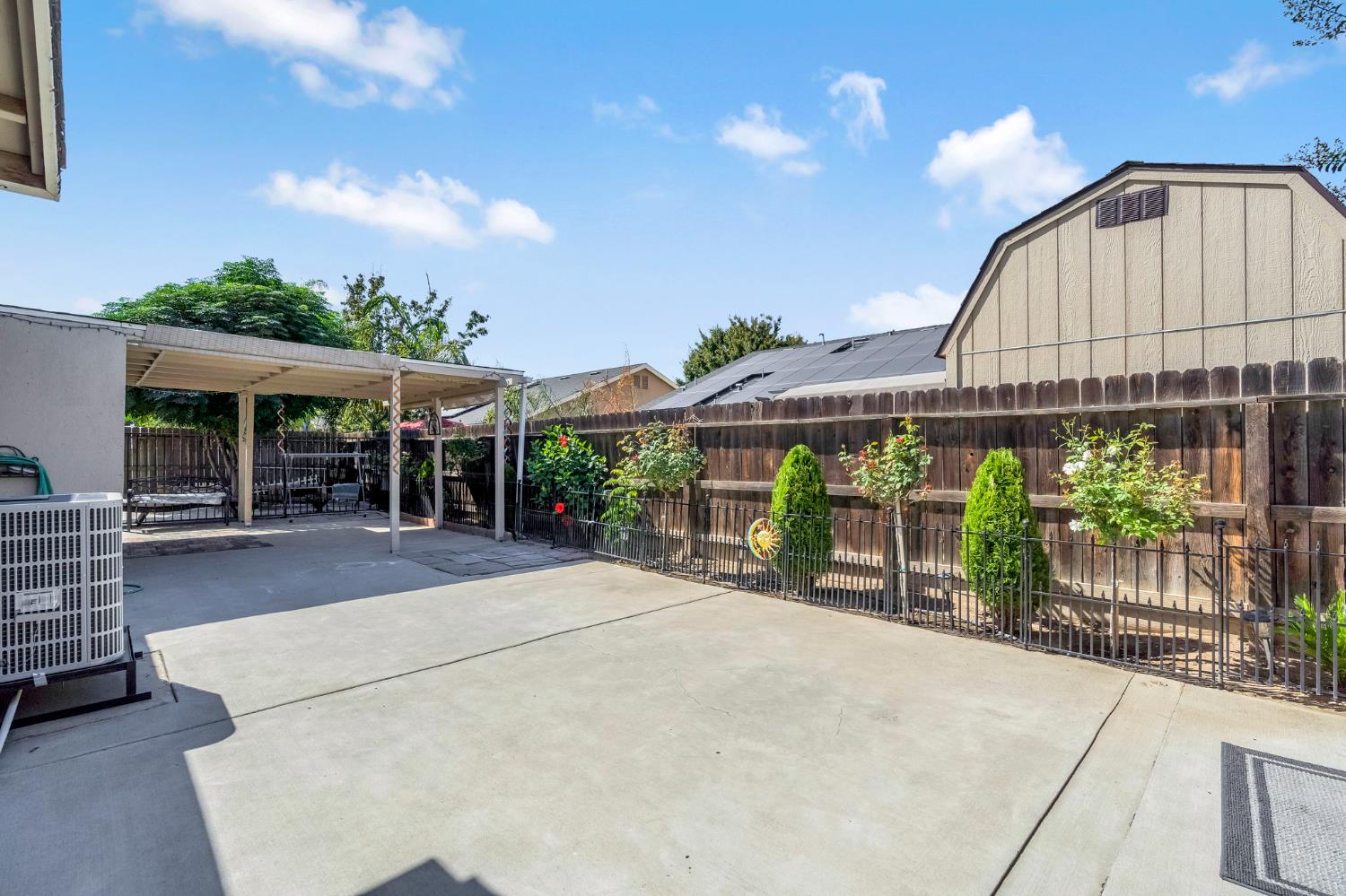 3091 N Apricot Ave, Fresno, CA 93727