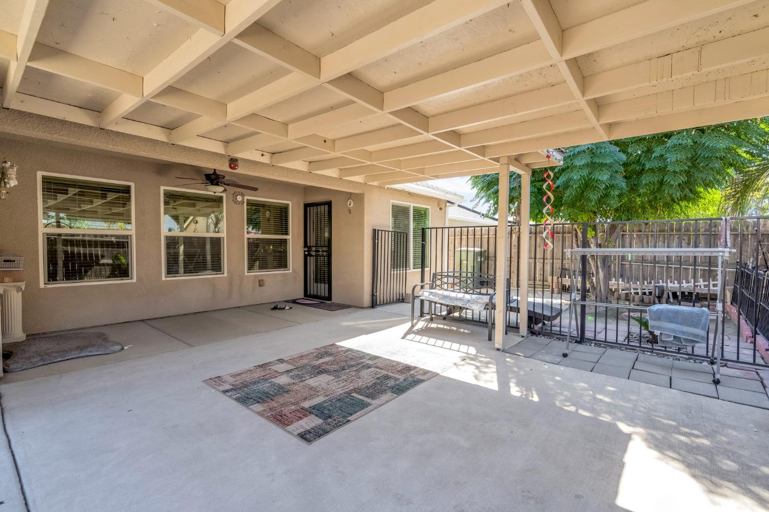 3091 N Apricot Ave, Fresno, CA 93727