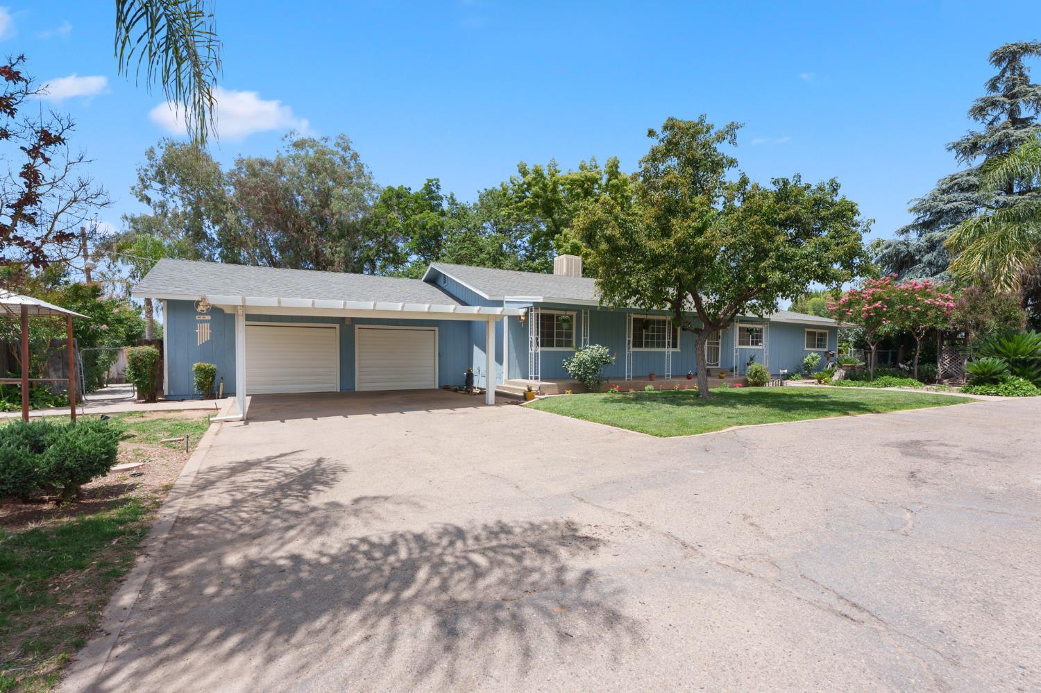 10365 10361 E Bullard Ave